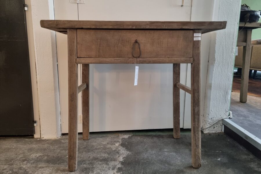 1 drawer old wood sidetable. 98 x 45 x 82 cm. ref 21093-10. Price 795 CHF