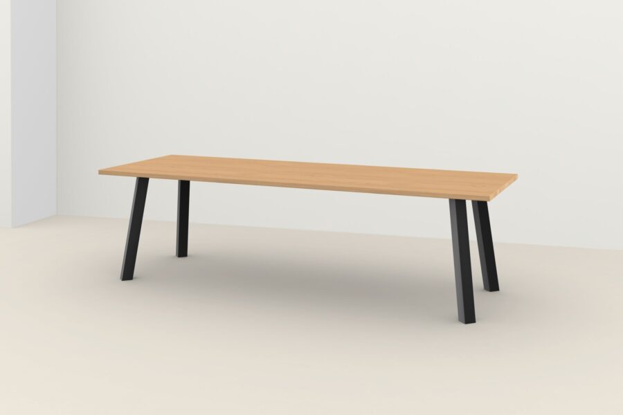 Solid oak dining table / steel legs
